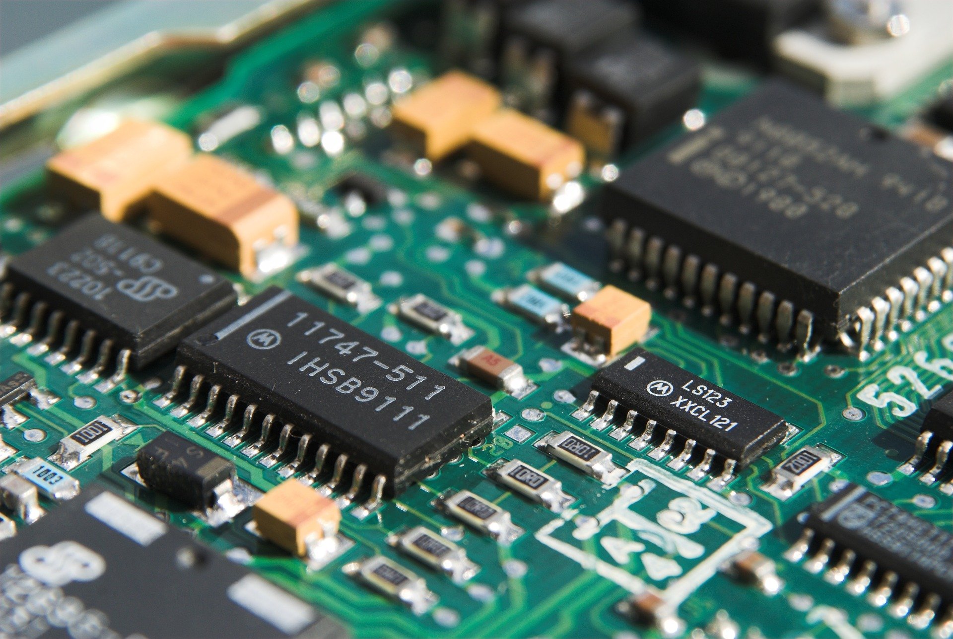 Circuit Board | advantages of integrated circuits